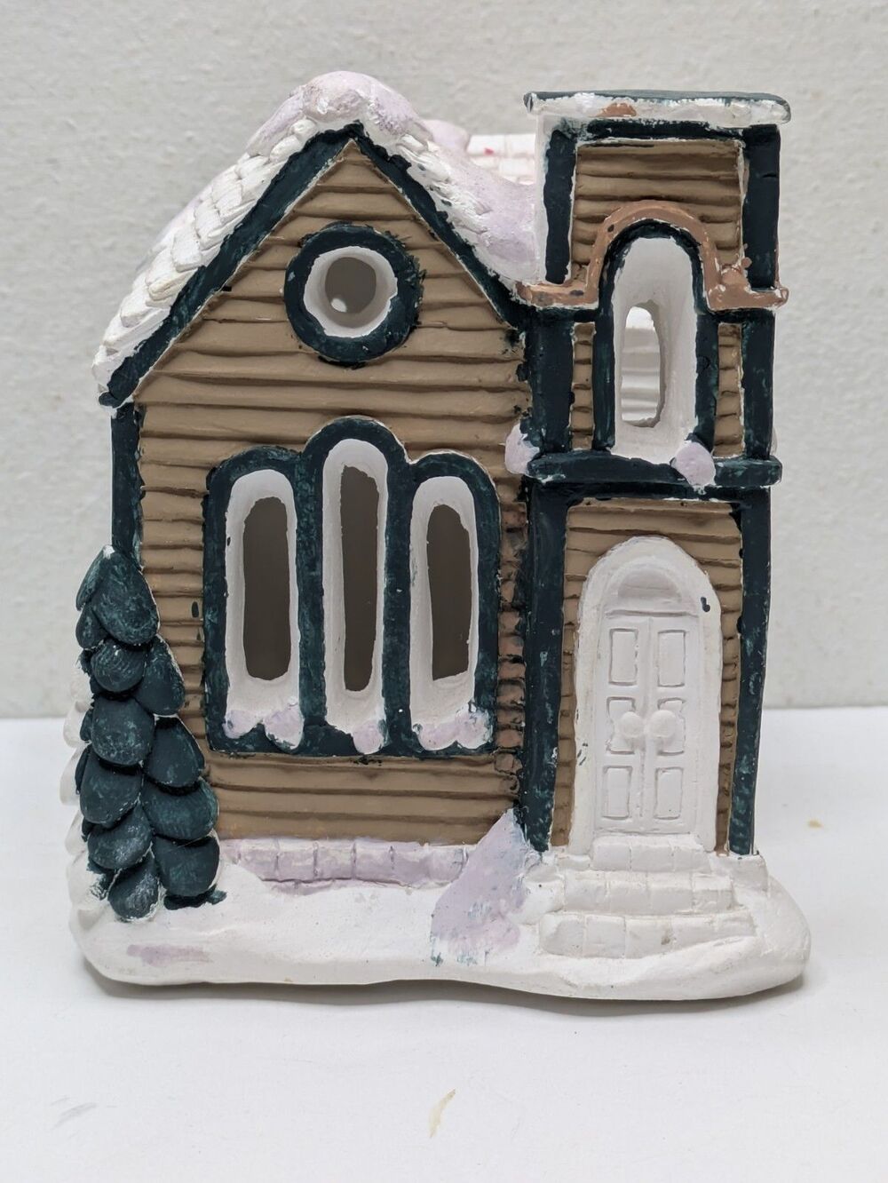 California Creations 97002 COUNTRY CATHERAL Christmas Village PAINTED